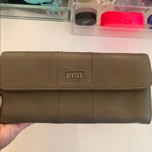 Diesel wallet army green